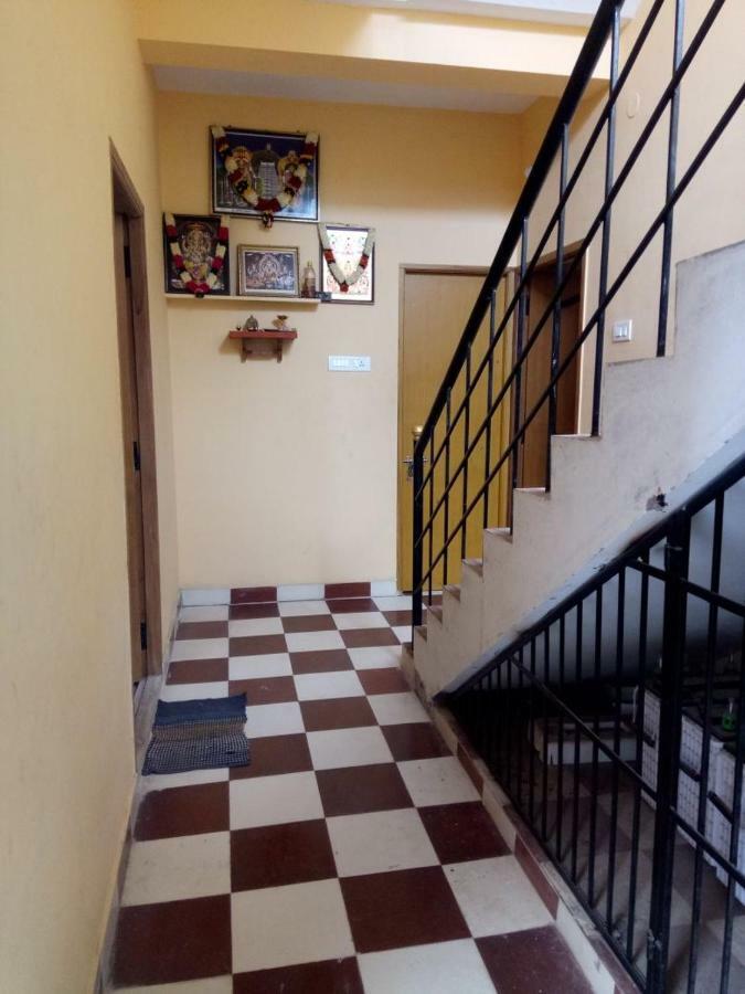 Lakshmi Illam Hotel Tirukkadaiyur Luaran gambar